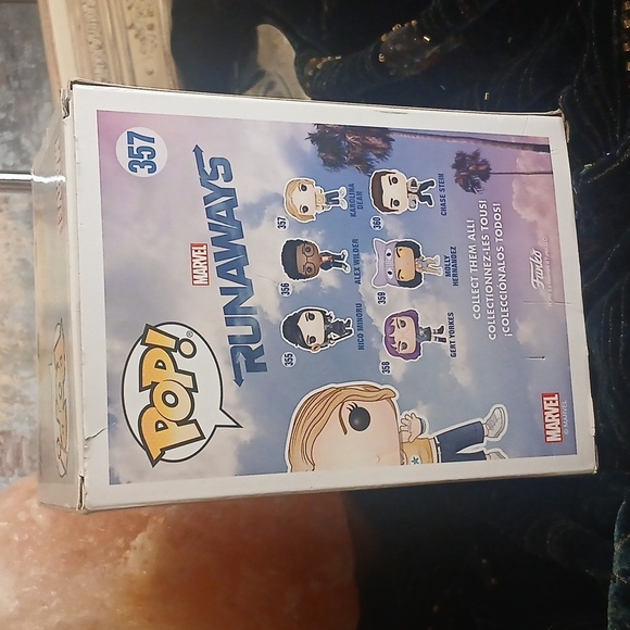 Funko Pop! Runaways Karolina Dean with Blue and Yellow Outfit - Picture 3 of 5